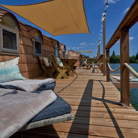 Lieblingsplatz Parey - Schwimmendes Iglu Hotel Ngoại thất bức ảnh