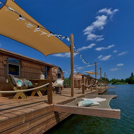 Lieblingsplatz Parey - Schwimmendes Iglu Hotel Ngoại thất bức ảnh