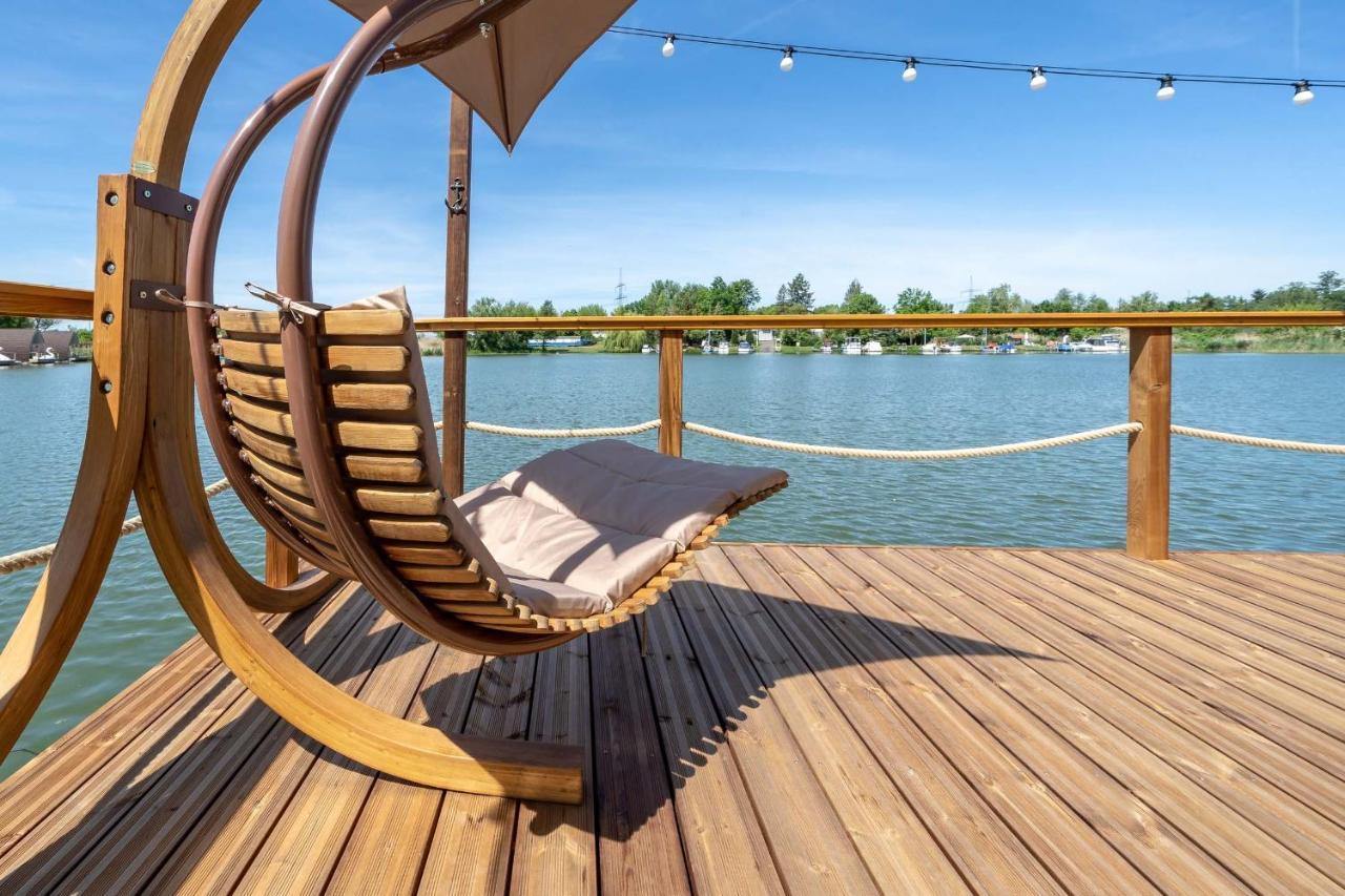 Lieblingsplatz Parey - Schwimmendes Iglu Hotel Ngoại thất bức ảnh