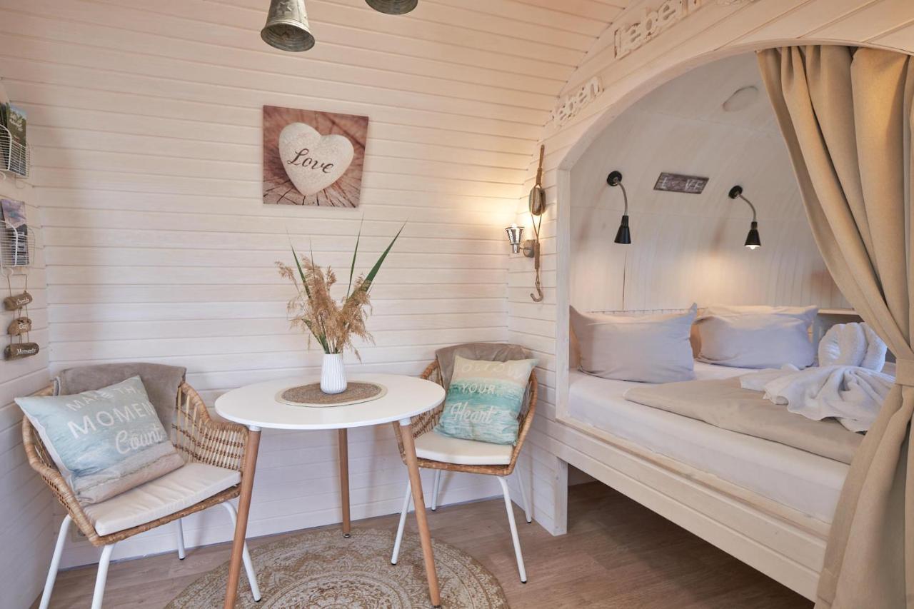 Lieblingsplatz Parey - Schwimmendes Iglu Hotel Ngoại thất bức ảnh